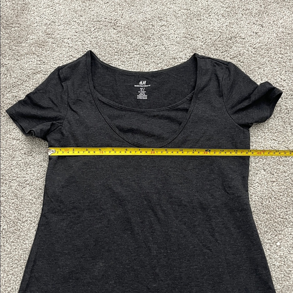 Set of 2 H&M maternity nursing tshirts - Picture 6 of 7